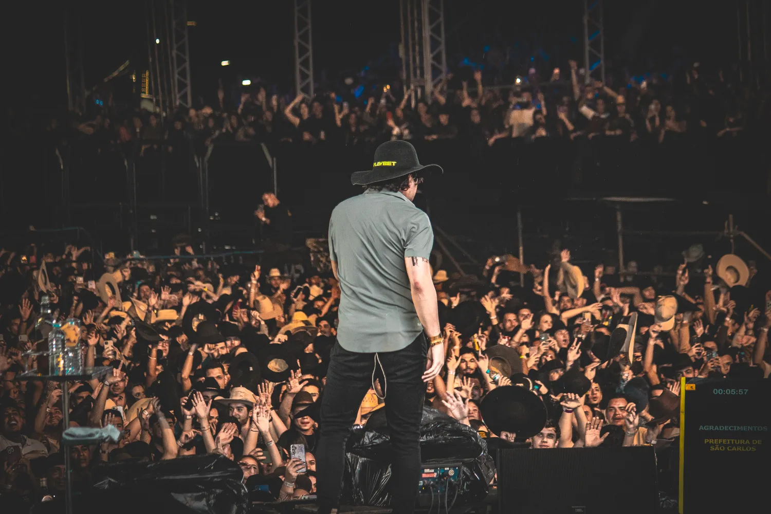 Plateia lotada durante o show — Rodeio Fest 2026, 08.08