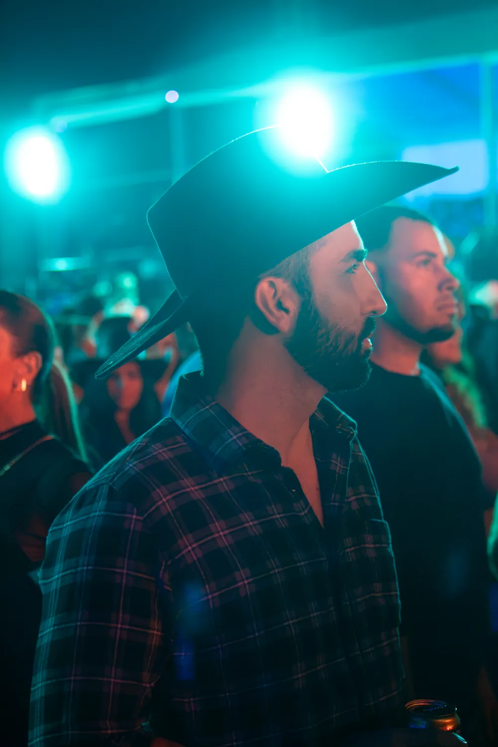 Público acompanhando o show — Rodeio Fest 2026, 07.08
